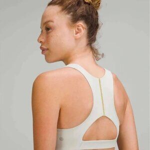 143 Lululemon Tough Train High Neck Bra C/D Cups Light Sage Auric Gold